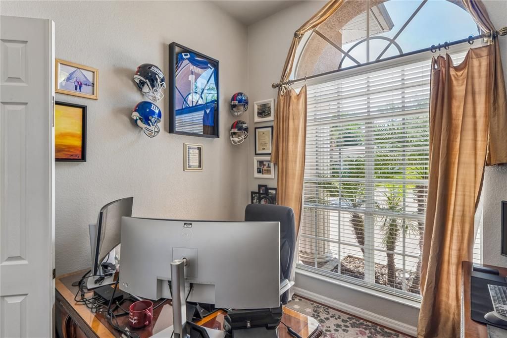 Activo con contrato: $675,000 (4 camas, 3 baños, 3008 Pies cuadrados)