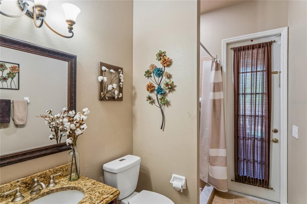 Activo con contrato: $675,000 (4 camas, 3 baños, 3008 Pies cuadrados)