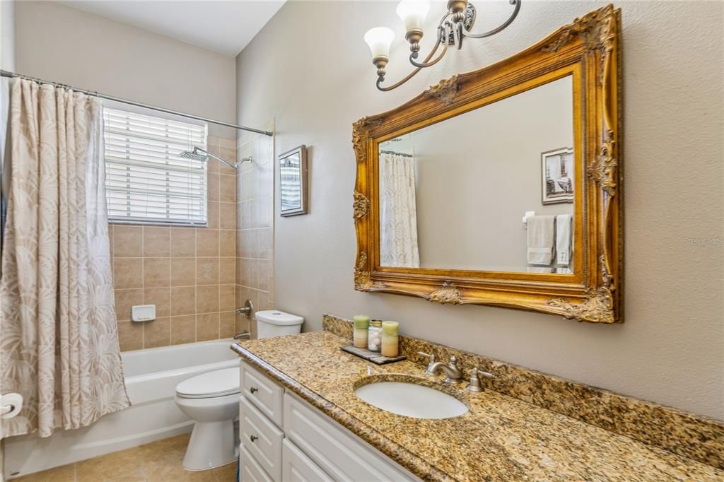 Activo con contrato: $675,000 (4 camas, 3 baños, 3008 Pies cuadrados)