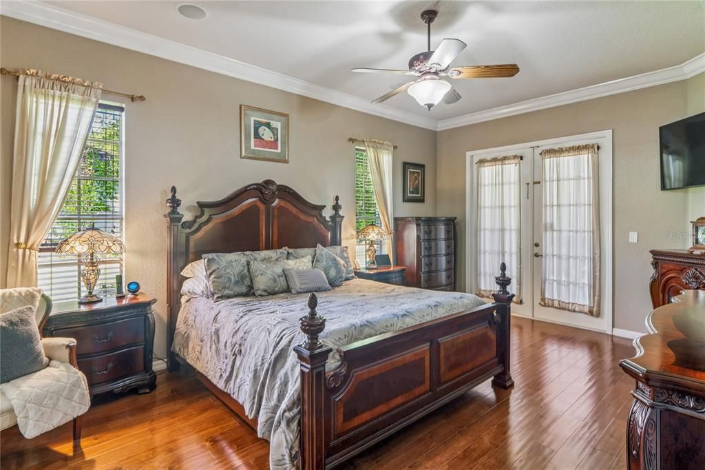 Activo con contrato: $675,000 (4 camas, 3 baños, 3008 Pies cuadrados)