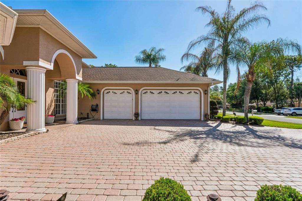 Activo con contrato: $675,000 (4 camas, 3 baños, 3008 Pies cuadrados)