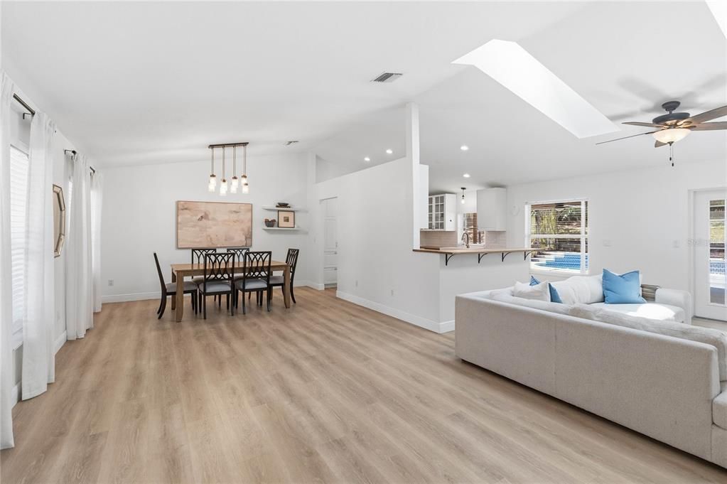 For Sale: $579,900 (4 beds, 2 baths, 1914 Square Feet)