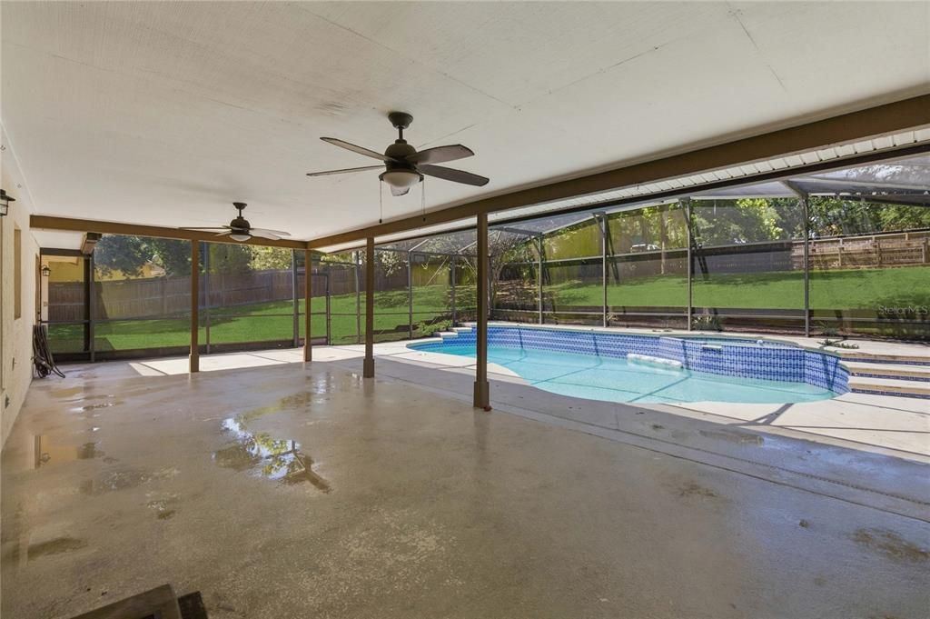 For Sale: $579,900 (4 beds, 2 baths, 1914 Square Feet)