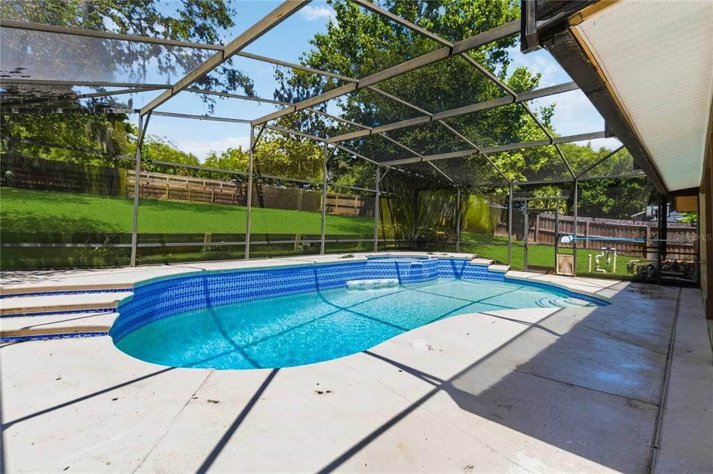 For Sale: $579,900 (4 beds, 2 baths, 1914 Square Feet)