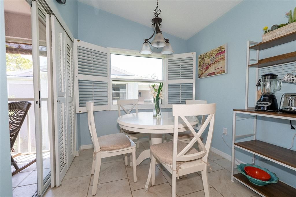 Active With Contract: $1,695 (2 beds, 2 baths, 1099 Square Feet)