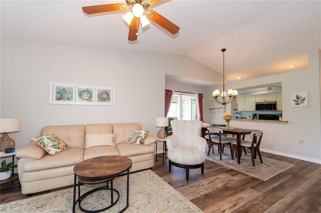 Active With Contract: $1,695 (2 beds, 2 baths, 1099 Square Feet)