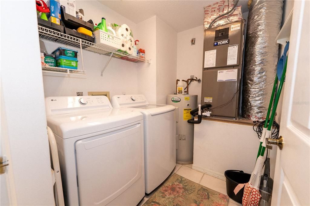 Active With Contract: $1,695 (2 beds, 2 baths, 1099 Square Feet)