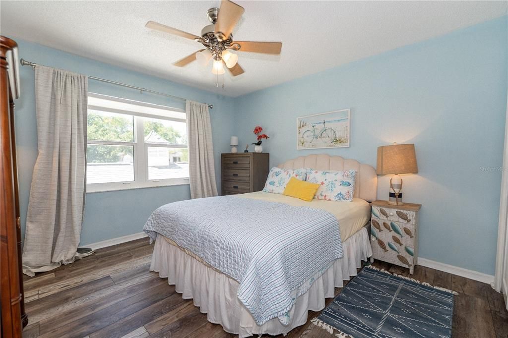 Active With Contract: $1,695 (2 beds, 2 baths, 1099 Square Feet)