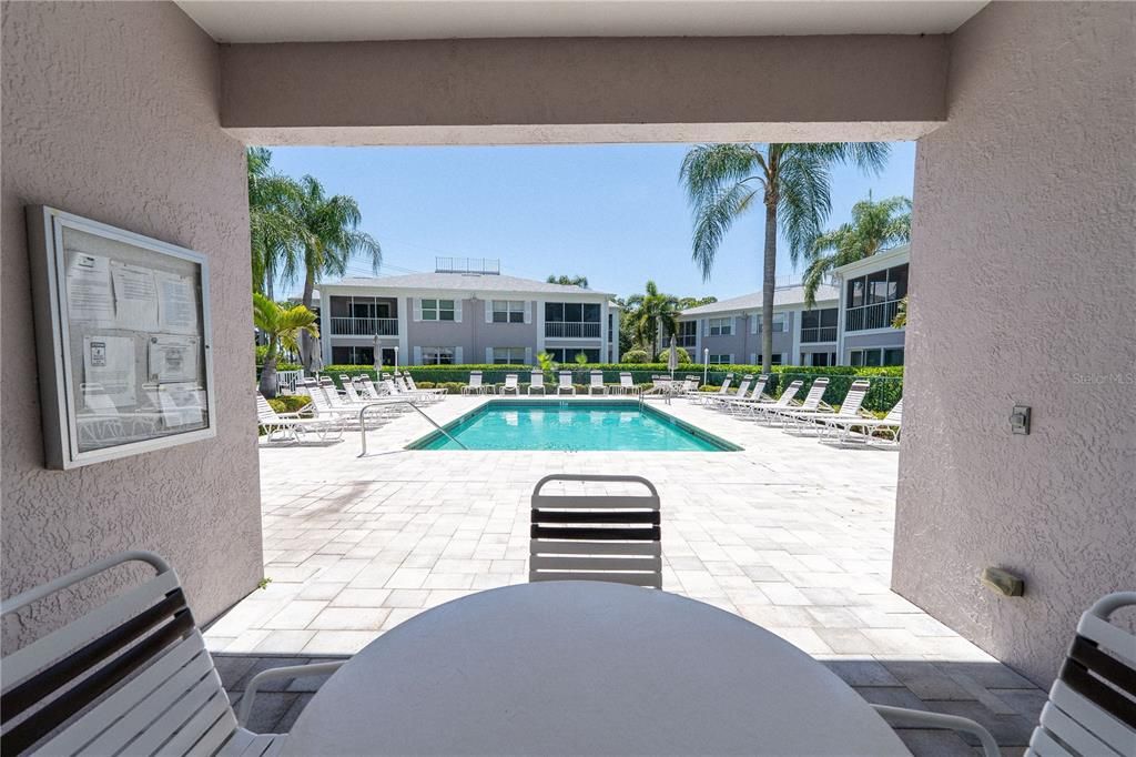 Active With Contract: $1,695 (2 beds, 2 baths, 1099 Square Feet)