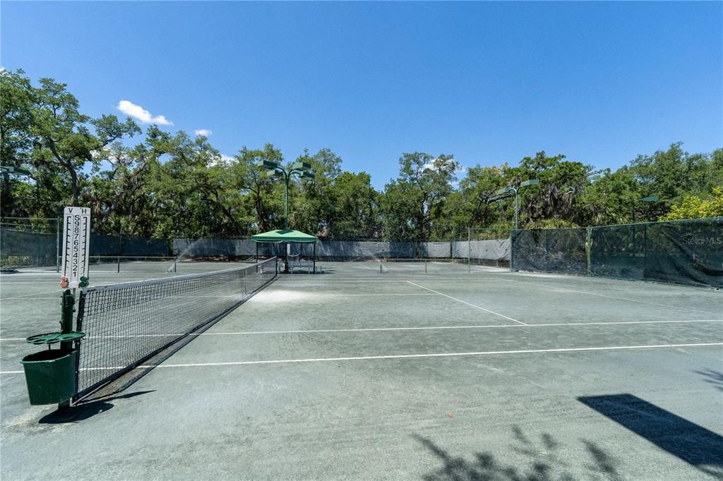 Active With Contract: $1,695 (2 beds, 2 baths, 1099 Square Feet)