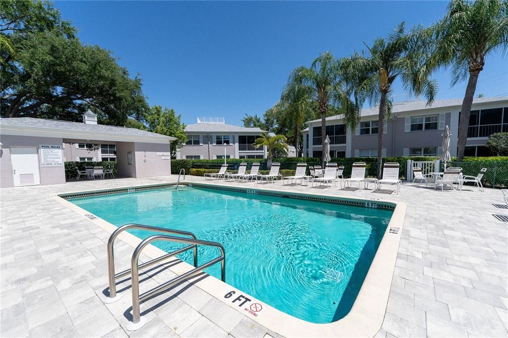 Active With Contract: $1,695 (2 beds, 2 baths, 1099 Square Feet)