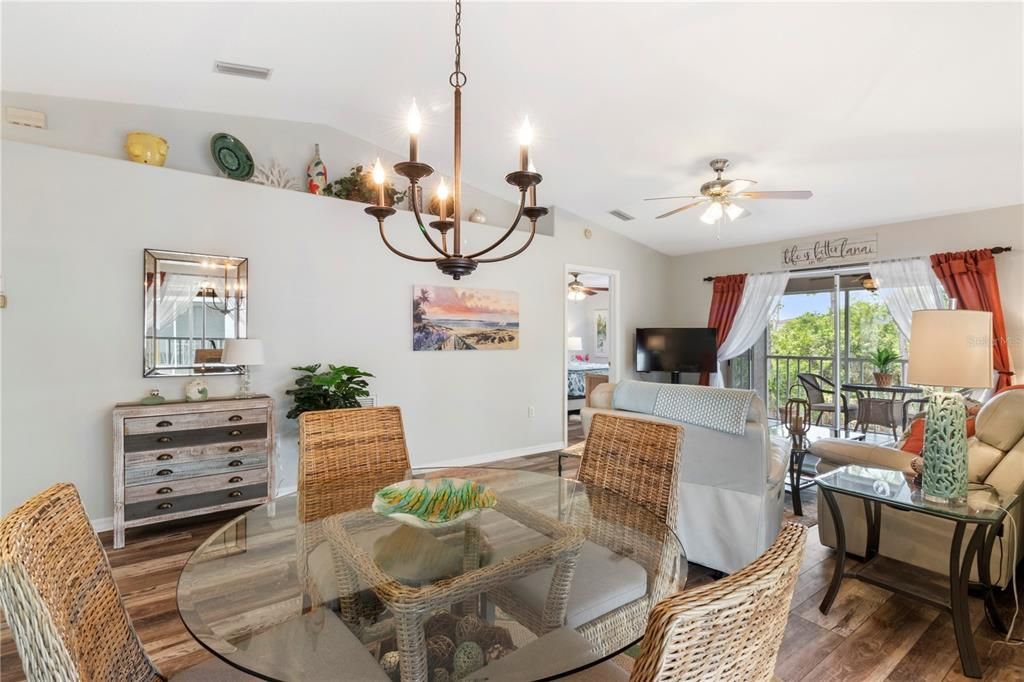 Active With Contract: $1,695 (2 beds, 2 baths, 1099 Square Feet)