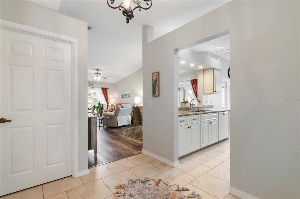 Active With Contract: $1,695 (2 beds, 2 baths, 1099 Square Feet)