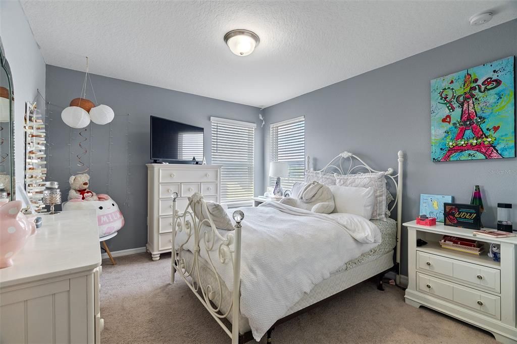 For Sale: $599,900 (5 beds, 3 baths, 3300 Square Feet)