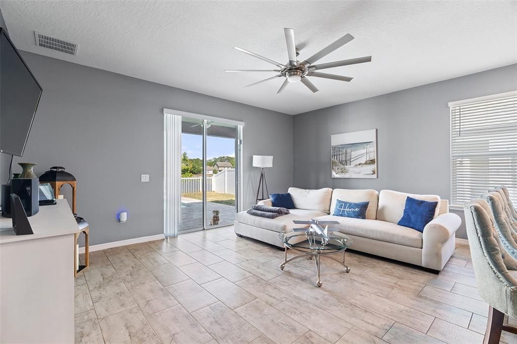 For Sale: $599,900 (5 beds, 3 baths, 3300 Square Feet)