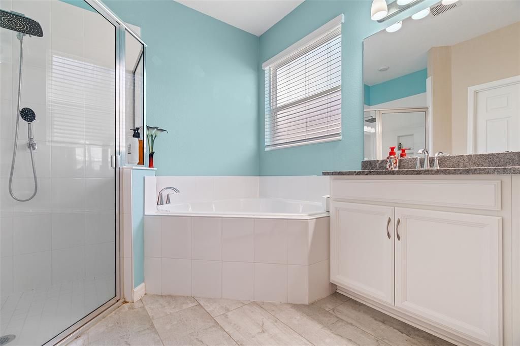 For Sale: $599,900 (5 beds, 3 baths, 3300 Square Feet)