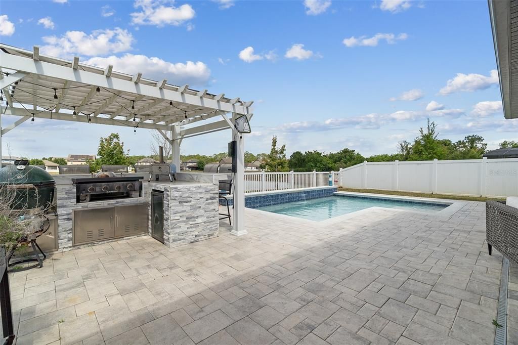 For Sale: $599,900 (5 beds, 3 baths, 3300 Square Feet)