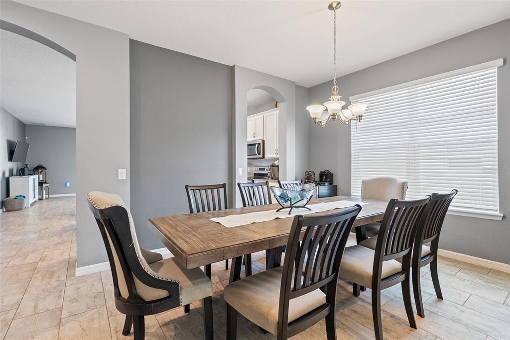 For Sale: $599,900 (5 beds, 3 baths, 3300 Square Feet)