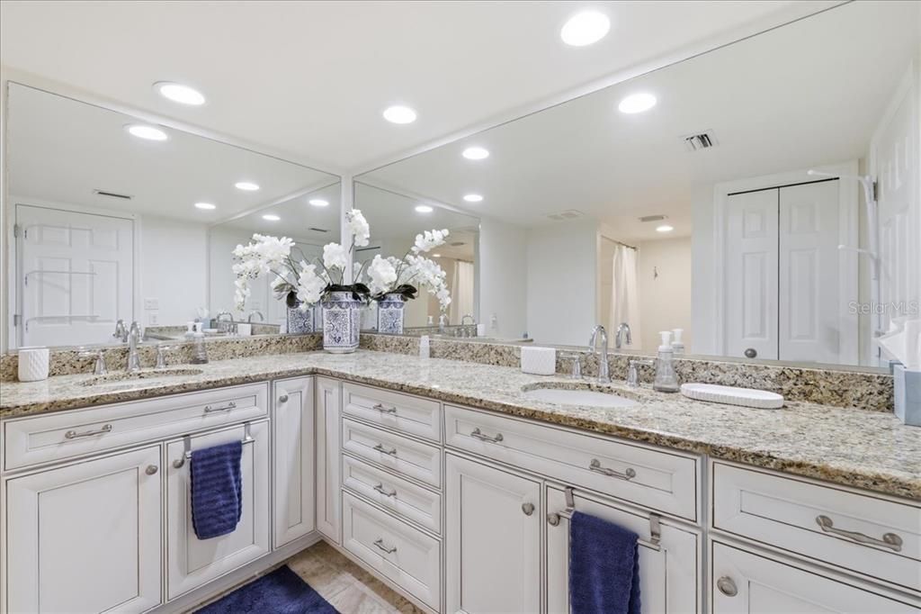 For Rent: $2,500 (2 beds, 2 baths, 1398 Square Feet)