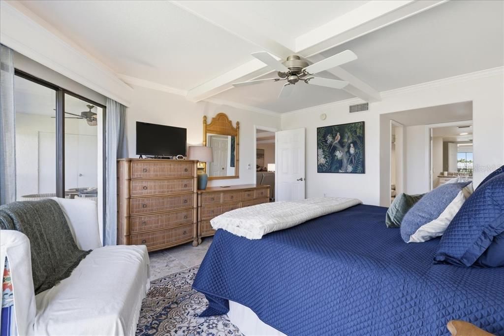 For Rent: $2,500 (2 beds, 2 baths, 1398 Square Feet)