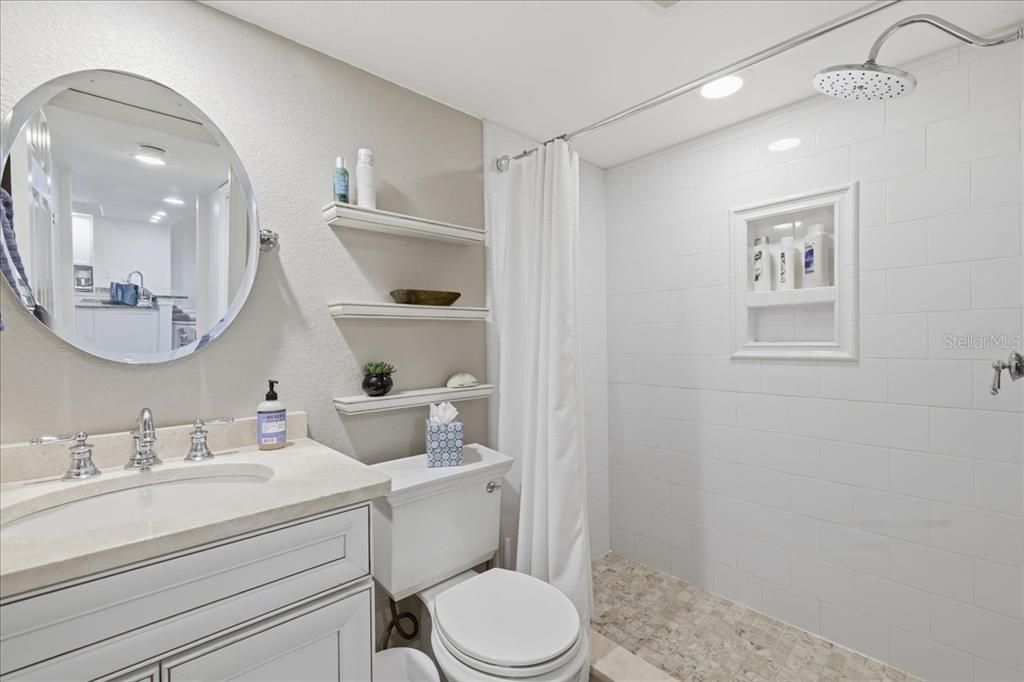 For Rent: $2,500 (2 beds, 2 baths, 1398 Square Feet)