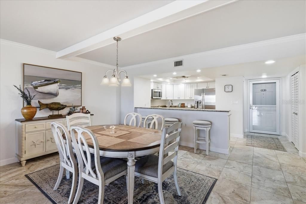 For Rent: $2,500 (2 beds, 2 baths, 1398 Square Feet)