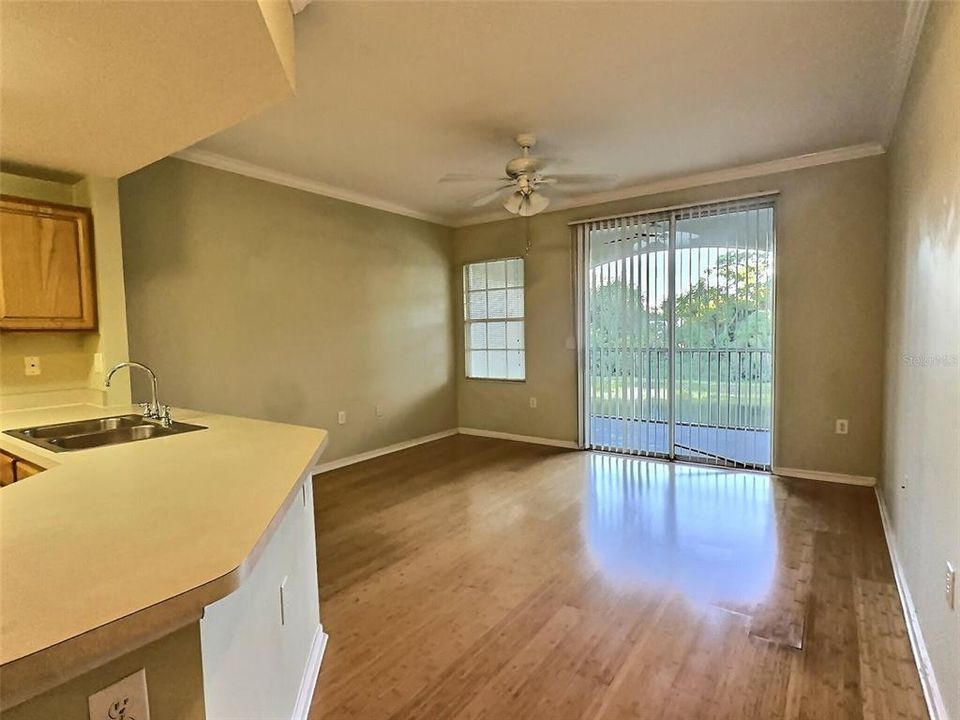 For Sale: $200,000 (2 beds, 2 baths, 1298 Square Feet)