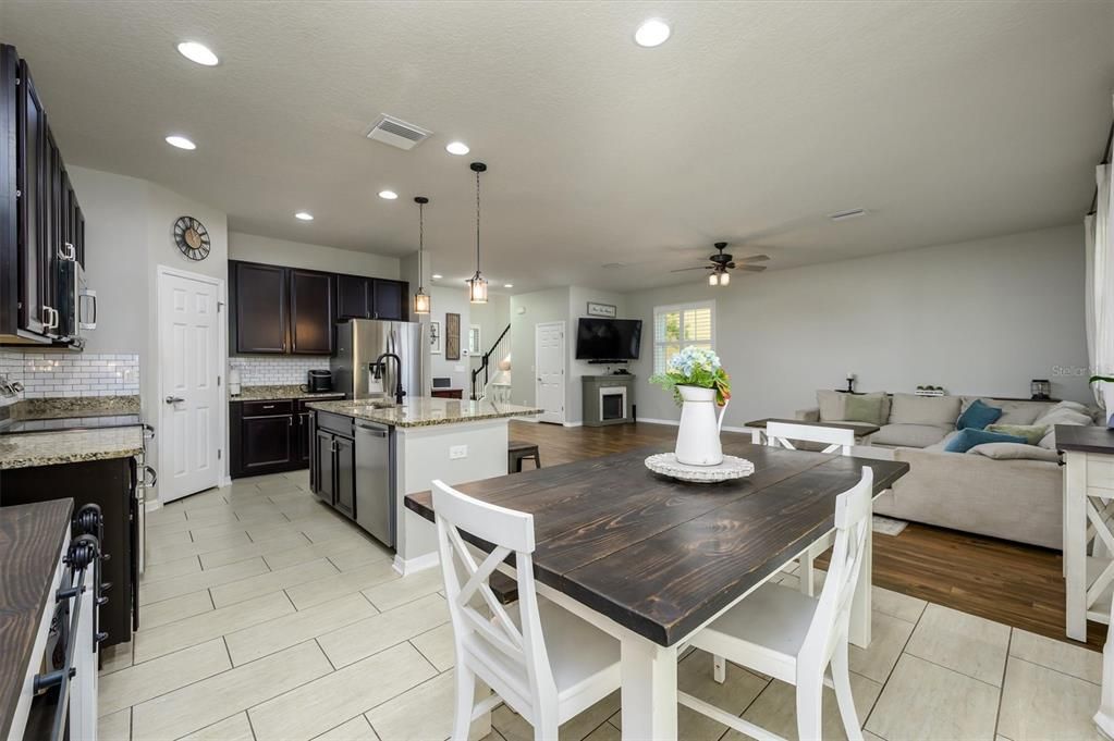 Active With Contract: $459,900 (4 beds, 2 baths, 2297 Square Feet)