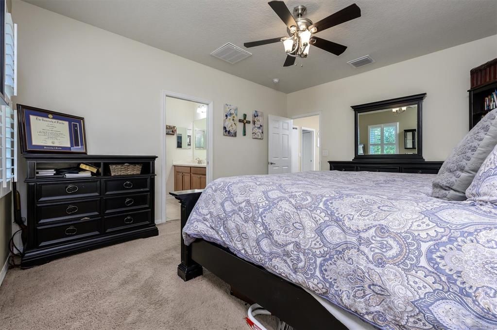 Active With Contract: $459,900 (4 beds, 2 baths, 2297 Square Feet)