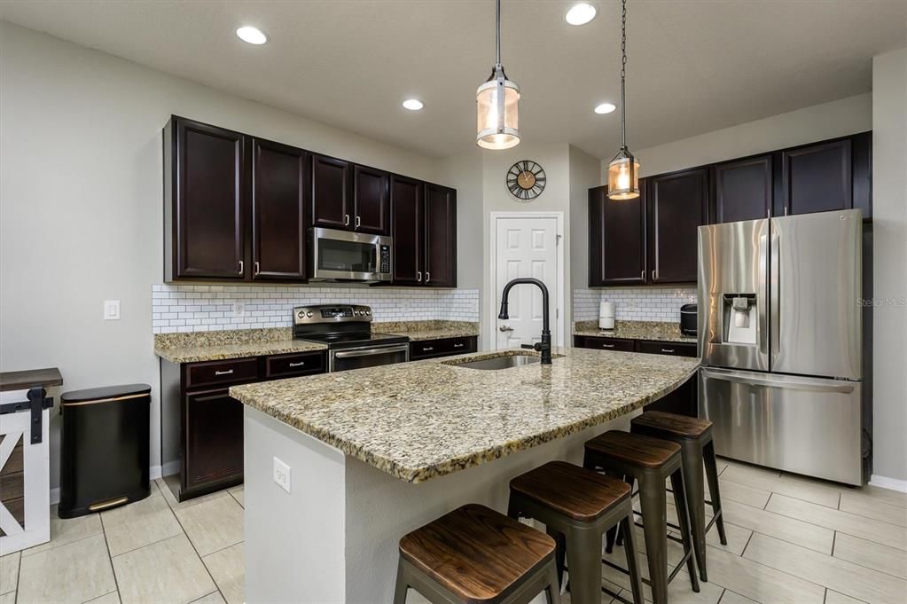 Active With Contract: $459,900 (4 beds, 2 baths, 2297 Square Feet)