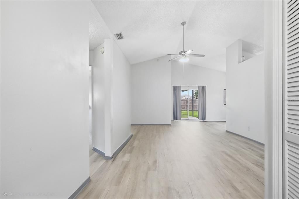 Active With Contract: $329,990 (3 beds, 2 baths, 1502 Square Feet)