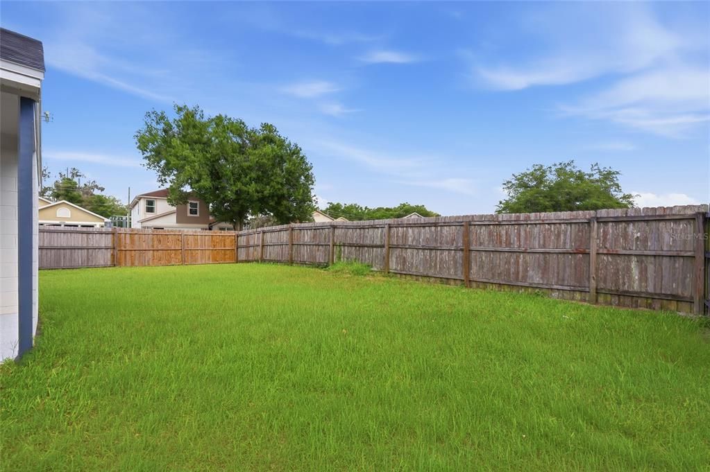 Active With Contract: $329,990 (3 beds, 2 baths, 1502 Square Feet)