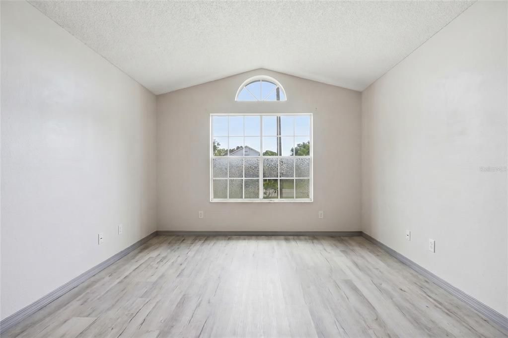 Active With Contract: $329,990 (3 beds, 2 baths, 1502 Square Feet)