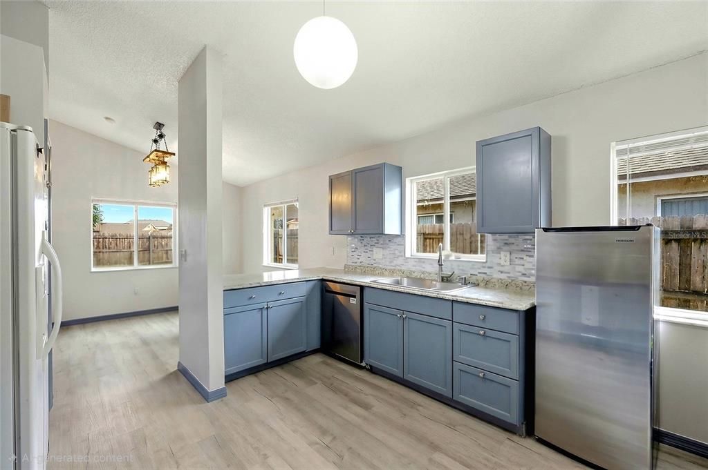 Active With Contract: $329,990 (3 beds, 2 baths, 1502 Square Feet)