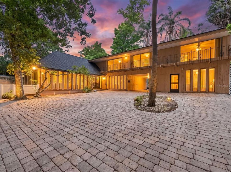 En Venta: $899,000 (5 camas, 3 baños, 3138 Pies cuadrados)