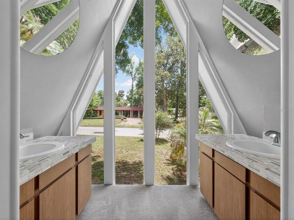 En Venta: $899,000 (5 camas, 3 baños, 3138 Pies cuadrados)