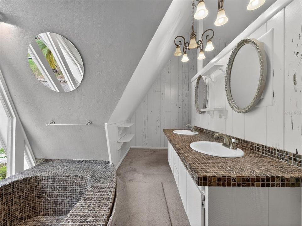 En Venta: $899,000 (5 camas, 3 baños, 3138 Pies cuadrados)