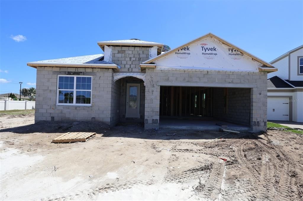 Activo con contrato: $539,990 (4 camas, 3 baños, 2194 Pies cuadrados)