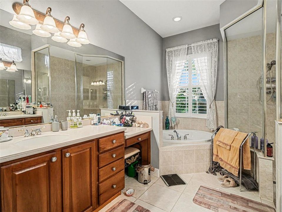 For Sale: $685,000 (4 beds, 3 baths, 2578 Square Feet)