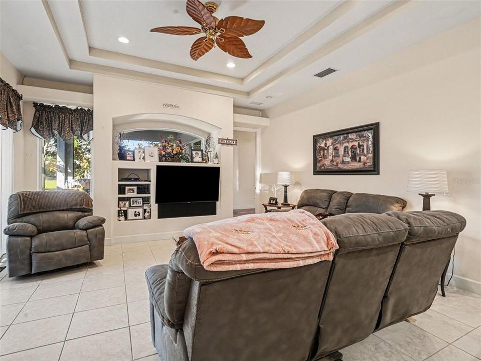 For Sale: $685,000 (4 beds, 3 baths, 2578 Square Feet)