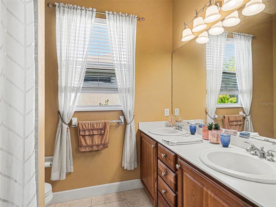 For Sale: $685,000 (4 beds, 3 baths, 2578 Square Feet)