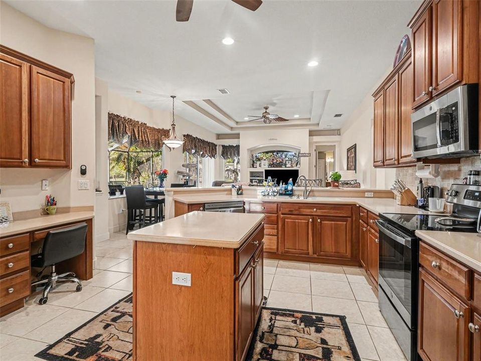 For Sale: $685,000 (4 beds, 3 baths, 2578 Square Feet)