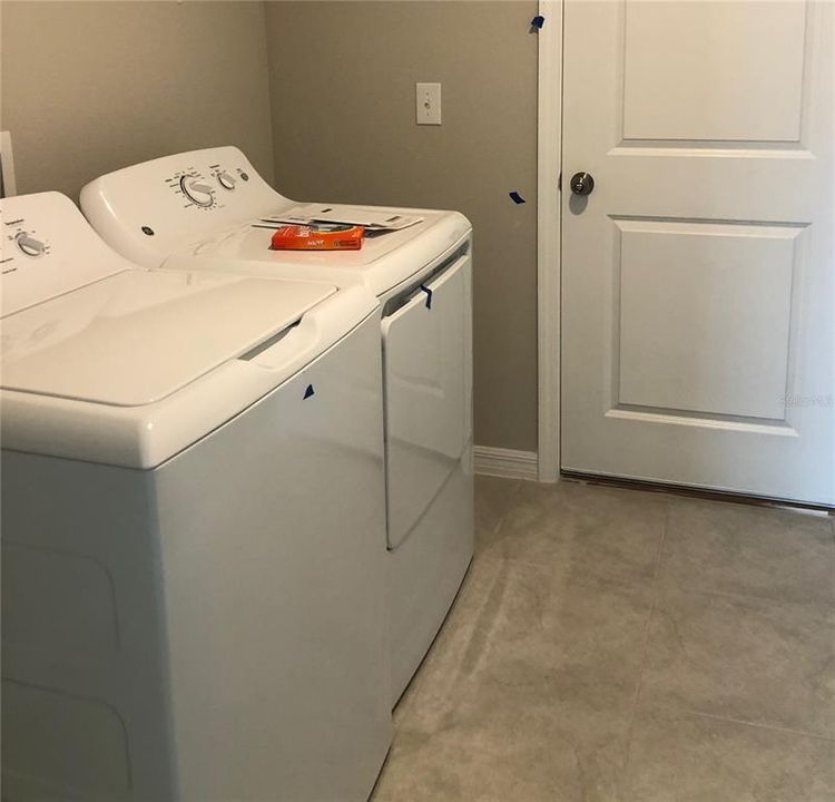 В аренду: $2,500 (3 спален, 2 ванн, 1561 Квадратных фут)