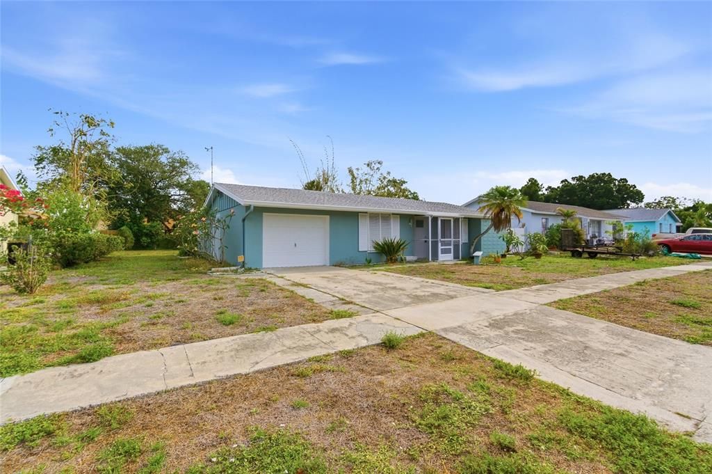 Active With Contract: $214,900 (2 beds, 2 baths, 1048 Square Feet)