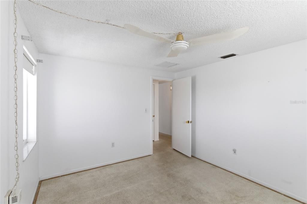 Active With Contract: $214,900 (2 beds, 2 baths, 1048 Square Feet)