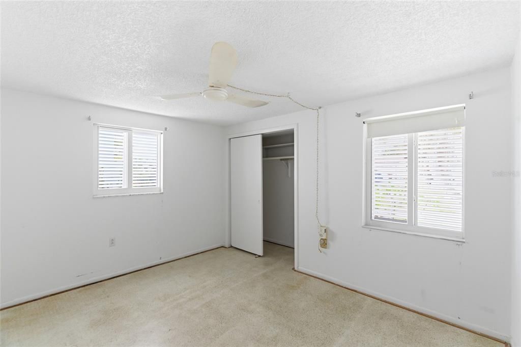 Active With Contract: $214,900 (2 beds, 2 baths, 1048 Square Feet)