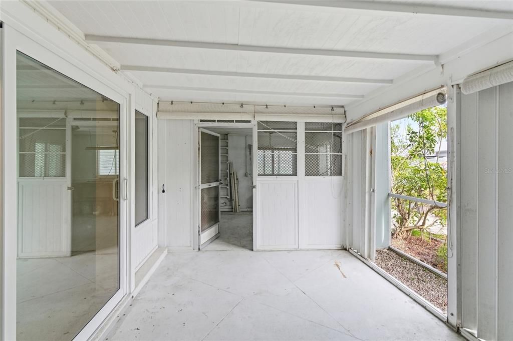 Active With Contract: $214,900 (2 beds, 2 baths, 1048 Square Feet)