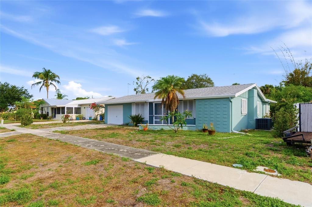 Active With Contract: $214,900 (2 beds, 2 baths, 1048 Square Feet)