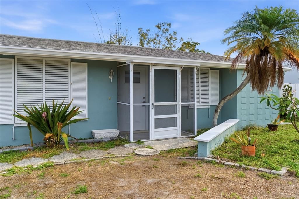 Active With Contract: $214,900 (2 beds, 2 baths, 1048 Square Feet)