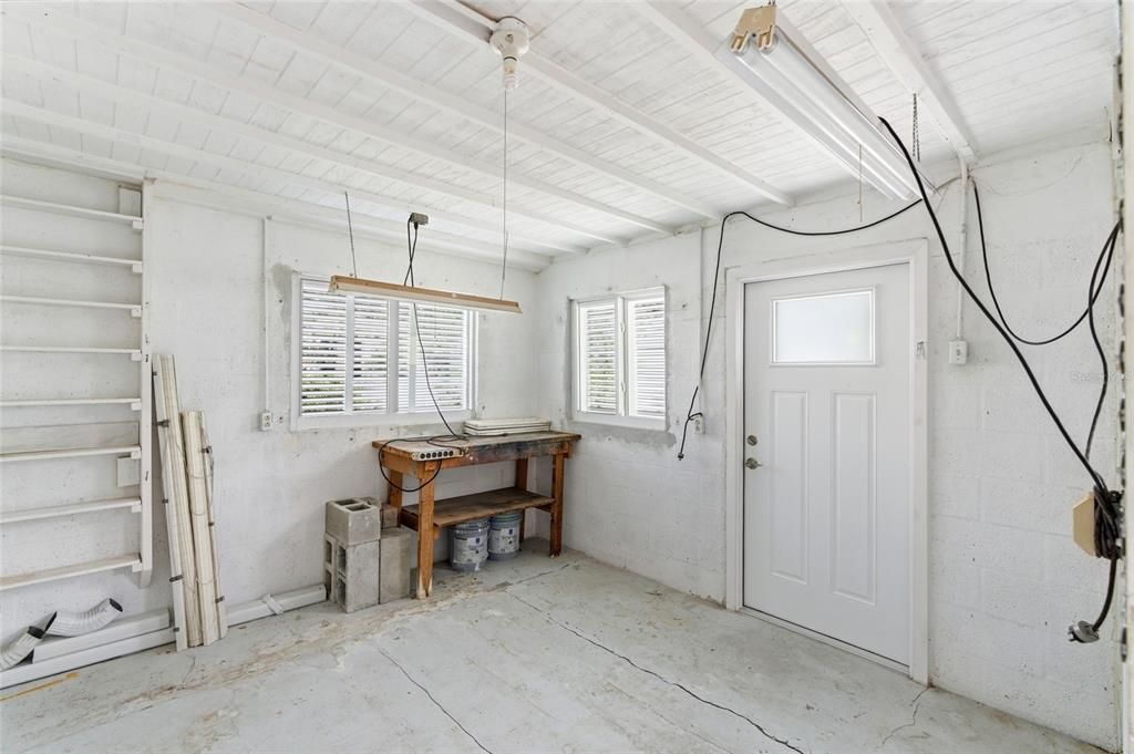 Active With Contract: $214,900 (2 beds, 2 baths, 1048 Square Feet)